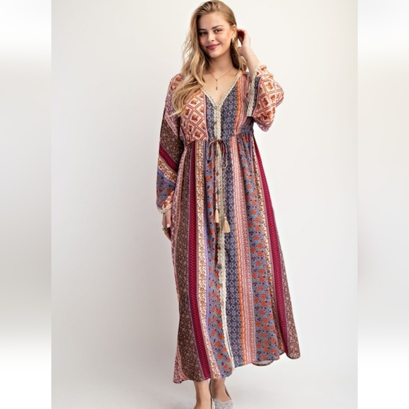 Easel Bell Sleeve Printed Maxi Duster Dress New - Picture 4 of 7